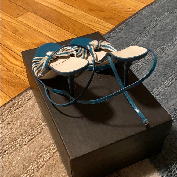 Gucci Peep Toed Sandals - Picture 3 of 4